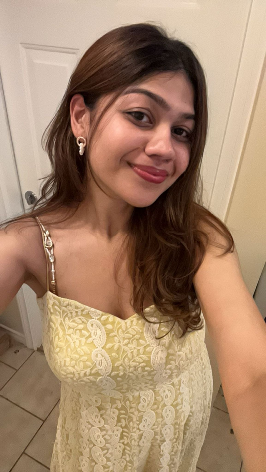 How to Match Bra Straps with Your Ethnic Outfits