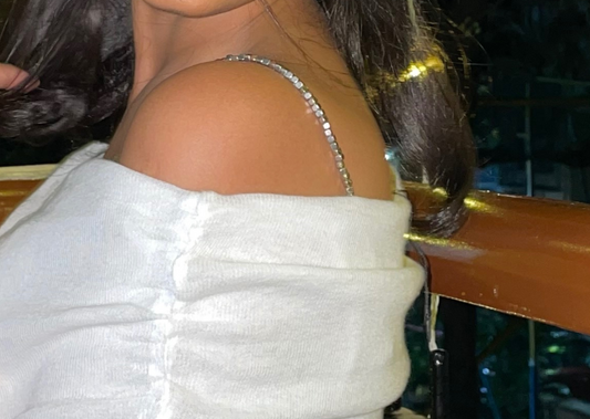 What’s the Right Strap Style for Strapless Dresses?