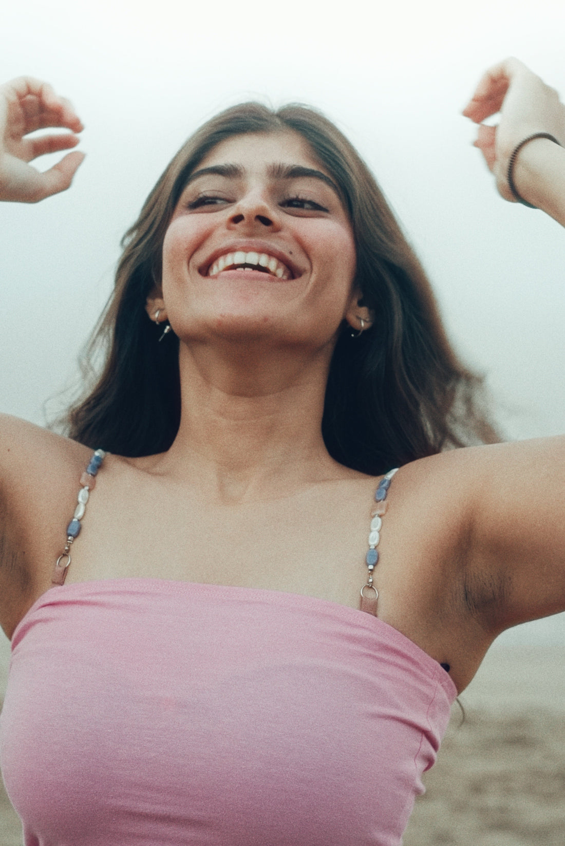 Master the Art of Accessorizing Your Minimal Summer Outfit