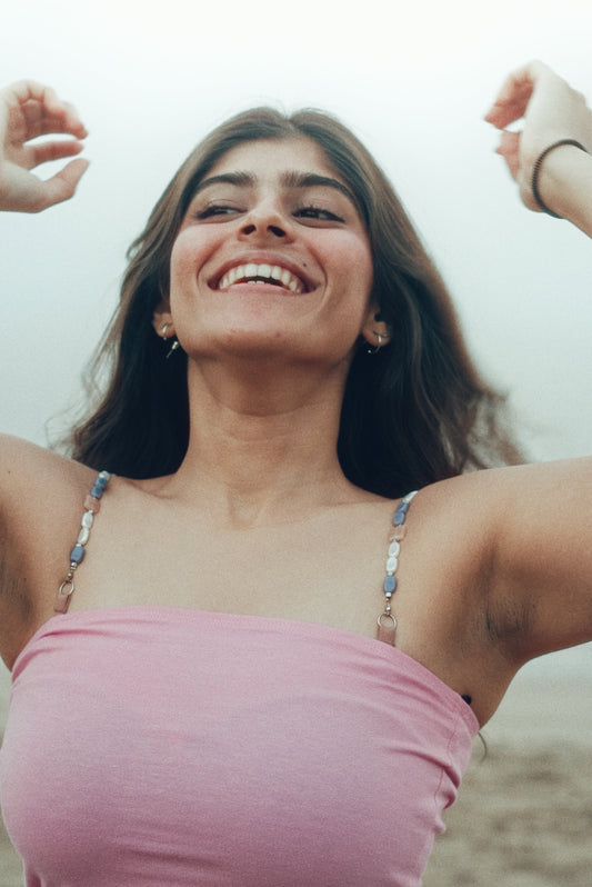Master the Art of Accessorizing Your Minimal Summer Outfit
