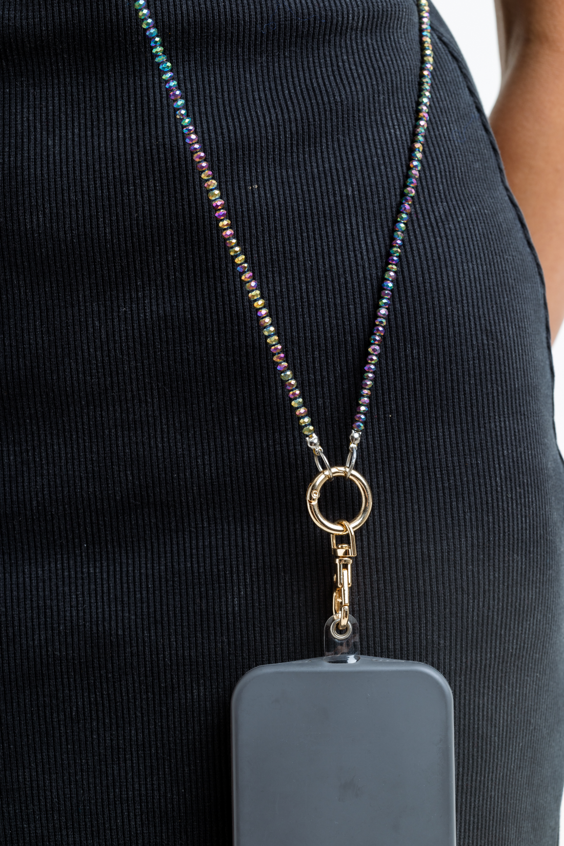 Are Phone Chains Back? The Y2K Trend That’s Dominating 2025